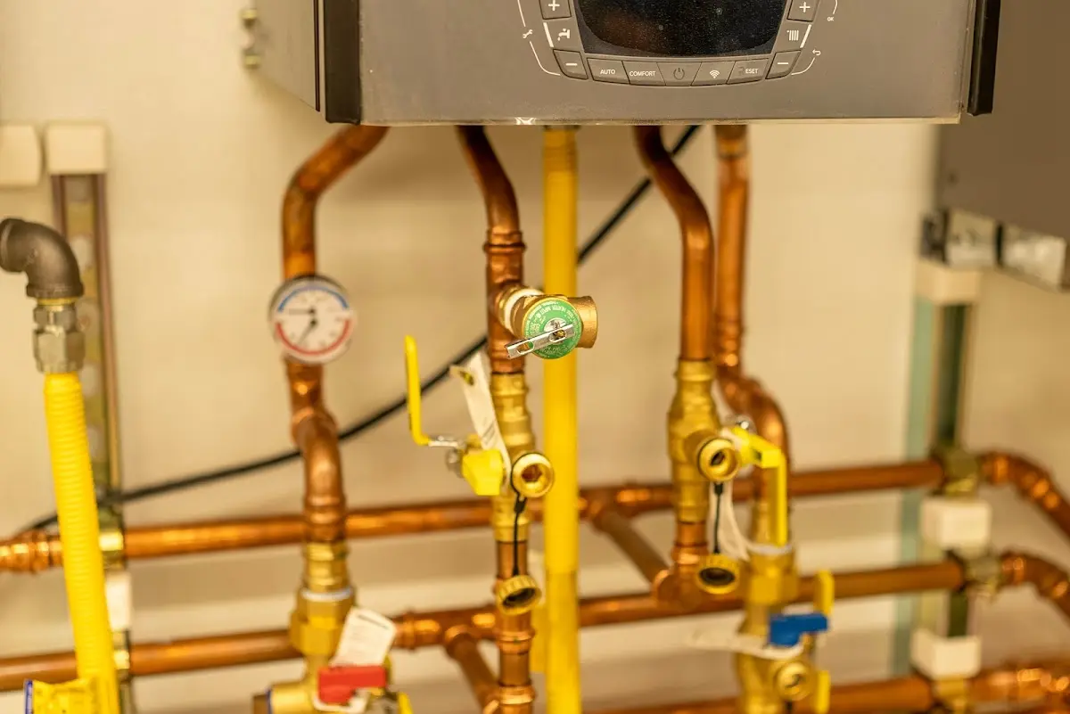 Licensed technician providing Pipe Repair for a homeowner in East Riverdale